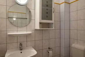 Apartment 'Ferienwohnung Wels' with Balcony and Wi-Fi - Image 2