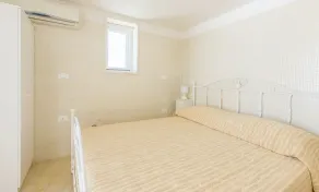 Swan villa with private pool, absolute privacy - Image 5