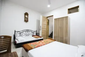 Spacious & Luxurious Family Homestay - Image 2
