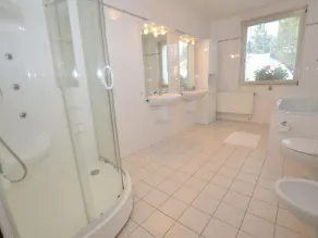 Spacious Villa With Swimming Pool - Image 3