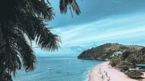 Red Beach Mansion - Image 4