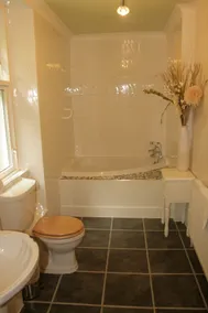 Country Property, Spectacular Seaviews & Hot Tub, 6 en-suite bedrooms Sleeps 12+ - Image 4