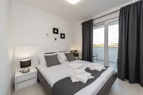 Habitación doble con piscina y balcón - Image 5