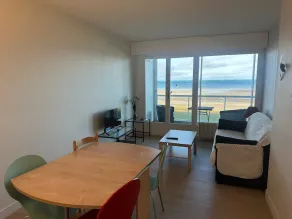 2-Zimmer-Wohnung mit Meerblick, Loggia, Parkplatz und voller Ausstattung - Image 4