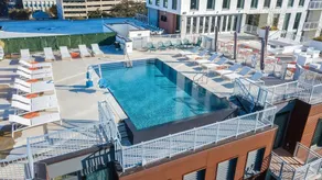 1 Bedroom in the heart of Austin Amazing Rooftop Pool! - Image 5