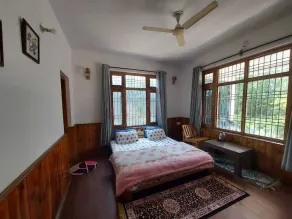 Room with washroom , garden view - Image 3