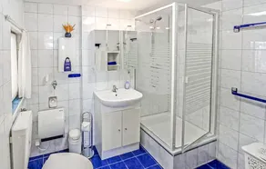 Nice home in Dierhagen (Ostseebad) - Image 2