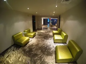 Prime Location! Few Minutes Away from Top NYC Destinations, Pets Allowed! - Image 5