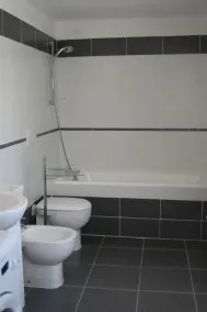 Charmig luftkonditionerad lägenhet med 2 rum intill ett stenhus - Image 2