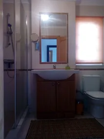 Villa de luxe avec piscine, Internet + 3 salles de bains - Image 4