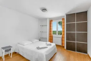 Villa with heated pool in a privileged setting - Image 5