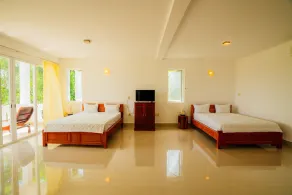 Delux family room with sea view - Be Home 4 Sunset House - Image 3