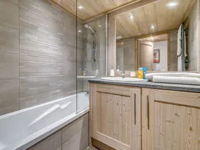 Premium Duplex Apartment 4* - 8 ppl, Ski-in/Ski-out, Parking, Pool - Image 2