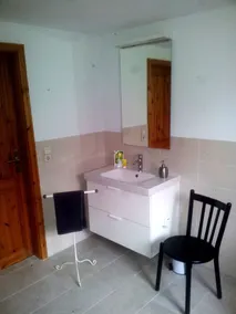 Apartamento ensolarado na porta de entrada para as montanhas de minério, perto da cidade de Zschopau - Image 4