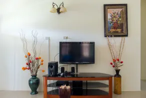 Ocho Rios Beach House at Dax Hall - Image 3