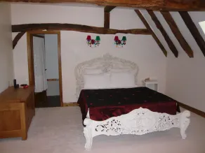 luxury cottage for 2, beautiful views, large swimming pool, no children - Image 2