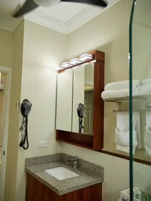 Entire House Cozy Luxury INN Ocean Pointe With Swim Pool,Gym And Free Parking - Image 4