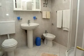 Appartamento di una stanza con terrazzo e vista mare Duga Luka (Prtlog), Albona - Labin (A-2367-b) - Image 2