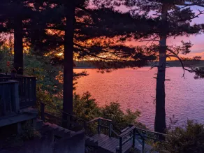 Lake Front 3 Bedroom cabin with FREE use of pontoon.  - Image 2