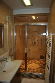 5 camera da letto, 3 bagno (posti letto 10) chalet in Portes du Soleil con vasca idromassaggio - Image 2