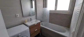 Elegant 3-bedroom apartment near downtown Montpellier - Image 2