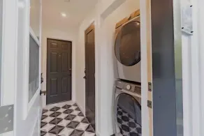 Fully Efficient Hotel-Style Suite on Wine Route - Image 2