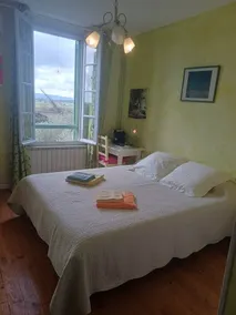 CARIGNAN ROOM ****** - Image 3