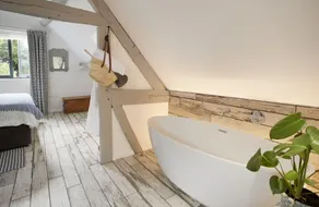 A sensitively converted former cheese press, located in the popular village of Eckington - Image 2
