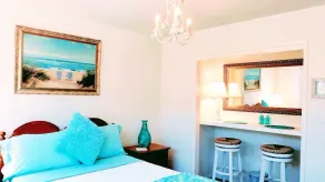 Tropical Retreat Close to Beach - Image 5