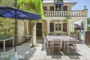 Château Près de Cahors Avec Piscine Privée et Salle de Sport - Image 5