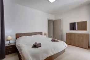 Modern 1BR Apartment in a Central Location - Image 5