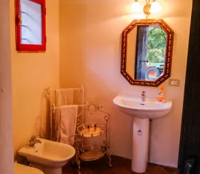 House with private pool and panoramic views 20km from Pisa, 1km from village - Image 2
