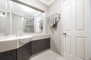 Beautifully renovated studio apartment in Fremantle - Image 2