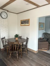 The Sunny Side! Convenient and Sleeps 6! - Image 4