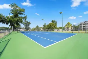 Cozy Top Floor 2BR Condo with View and Amenities!! - Image 4