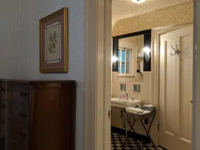 Family-friendly 5-Star Rated 19th Century Restored Mansion - Image 5