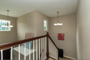 Modern home near Cleveland - Image 2