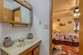 Trout Creek Getaway.  2 bedroom, 2 bathroom cabin on the creek with HOT TUB! - Image 5