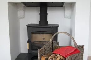 Dog friendly bungalow with EV charger, a short walk to St Merryn village centre - Image 2