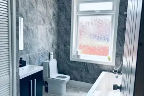 Crewe - House - Sleeps 8 - Private Hot Tub - Image 3