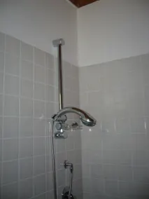 Lejlighed i privat lukket område med udsigt til poolen og bjergene - Image 4