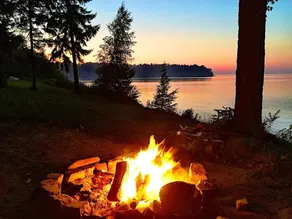 Pine Cottage - Beautiful direct lakefront cottage located in Sodus, NY, with full amenities. - Image 4