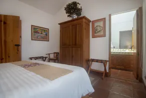 Incredible view. Luxury and comfort in a great location. - Image 4