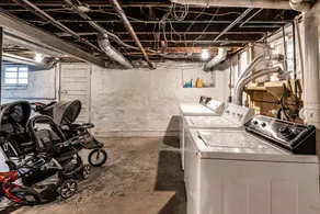 Familjevänligt, helt renoverat 3BR Luxury Home. Centralt beläget i St. Louis - Image 4