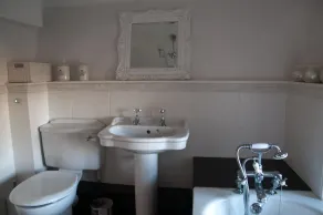 Lovely cottage & garden.  5 min drive from Paultons Park, home of Peppa Pig - Image 2