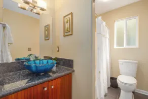 Large Home w/ 2 covered Pickleball Courts near Volcano National Park sleeps 16 - Image 3