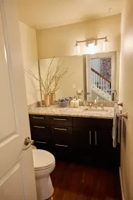 ♠️ Lake View ♠️ Private ♠️ Centrally Located ♠️ Spacious ♠️ Fast Wifi - Image 4