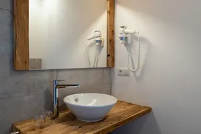 Moderno appartamento \"Wohnung 7\" con vista sulle montagne, Wi-Fi, balcone e terrazza - Image 5