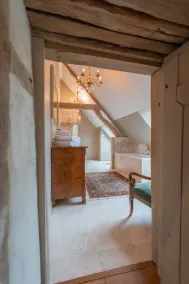 Superb suite in the heart of the forest - Image 2