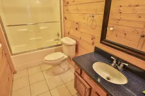 Sehr privat! 5-Bett-Luxus-Lodge❤-Feuerstelle, Whirlpool, Medien- / Spielzimmer, haustierfreundlich - Image 5